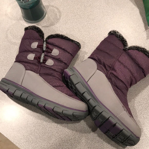 Khombu woman’s winter boots size 7m - Picture 3 of 3